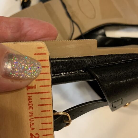 Aerosoles black dressy sandals with hole buckle.  Very classy! - Picture 7 of 8